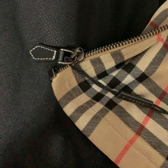 Burberry jumper, i don’t know the actual name of the item, able to send more pic - Picture 4 of 6